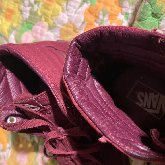 BURGUNDY VANS HIGH TOPS / SIZE US WOMENS 10.5 / MENS 9 SK8-HI - Picture 5 of 6